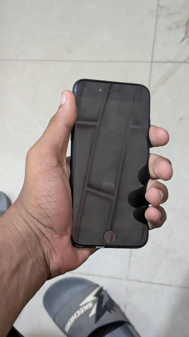 IPHONE SE 2020 5