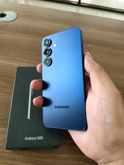SAMSUNG GALAXY S25