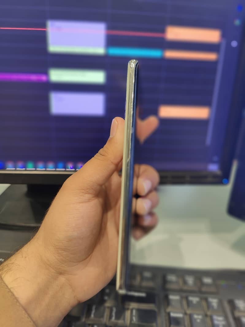 Vivo V40 E 1