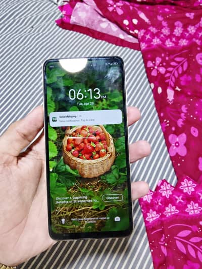 mobile ok hai Tecno ka hai  box bhi sath hai