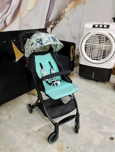 imported tinnies cabin pram excellent condition