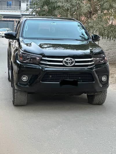 Toyota Hilux 2020 model argent for sale