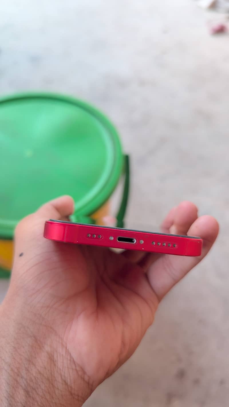 iPhone 14 3