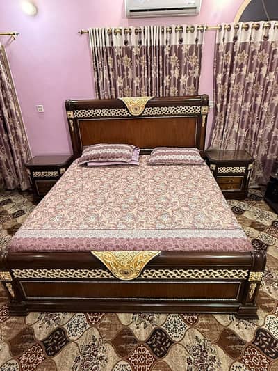 Complete Bedroom Set - Wooden Bed - Furniture Set - Luxury Bed Set