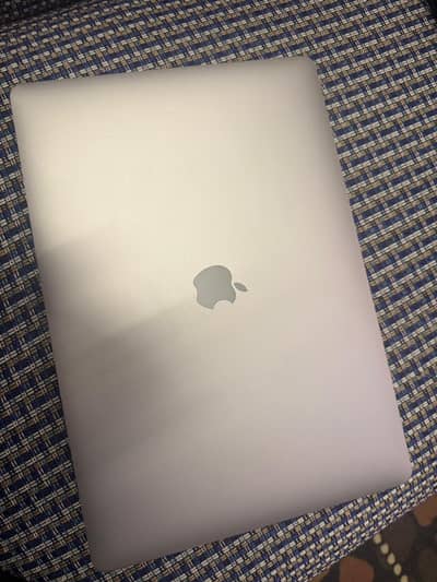 Macbook Pro 15.4 inch 2018 Model | 16/512