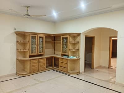 12 MARLA BEAUTIFUL HOUSE FOR RENT IN JOHAR TOWN