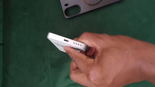 Ram 4+4 Rom 64 urgent sale