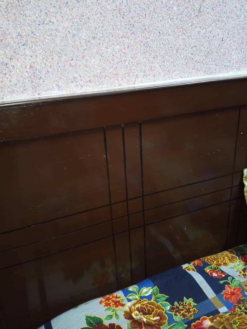 selling bed 0
