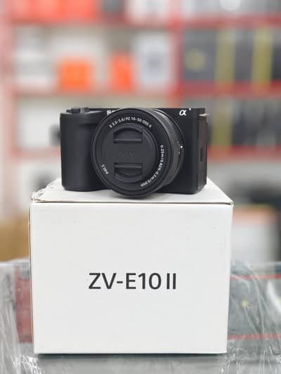 Sony ZV-E10 Mark II with 16-50 kit lens  (HnB digital)