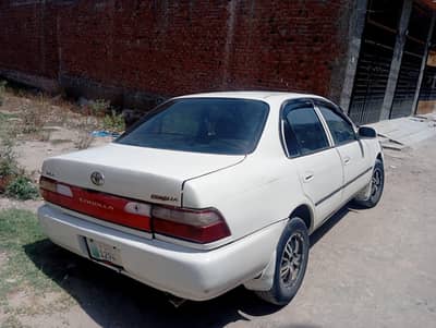 Toyota corolla 2D 2001