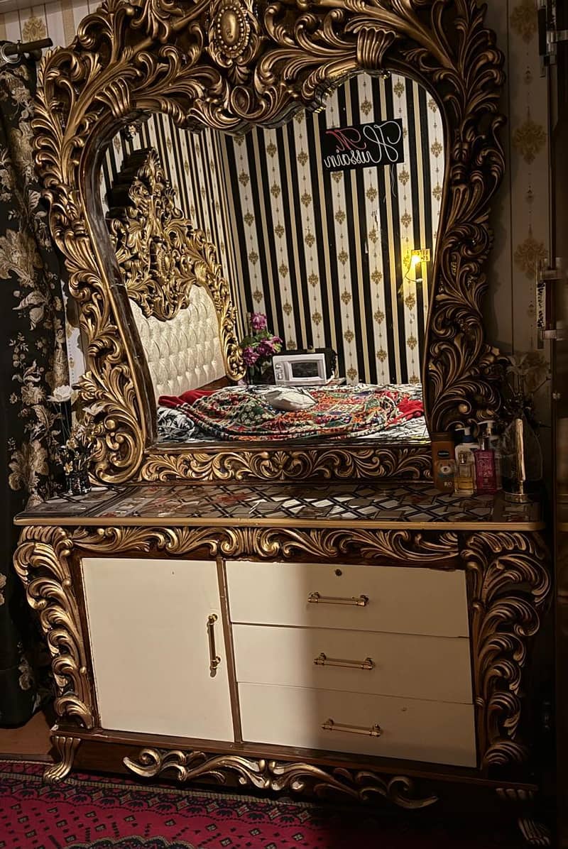 Bed dressing table and side table's 1