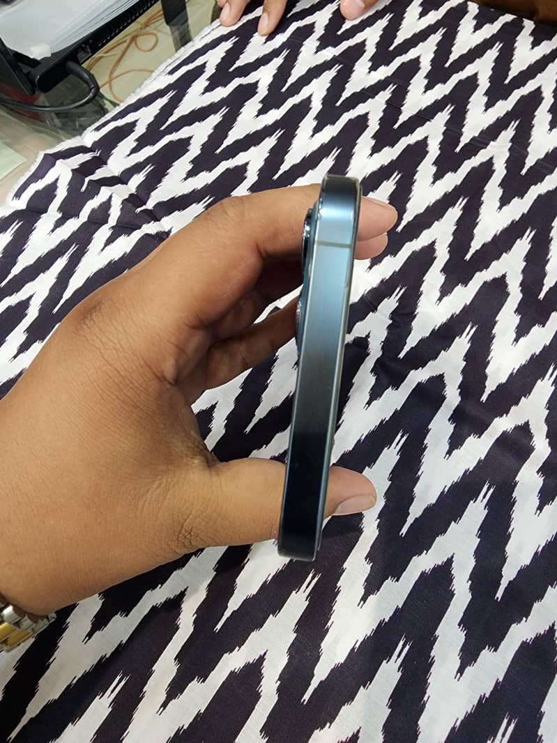 iphone 12 pro max 0