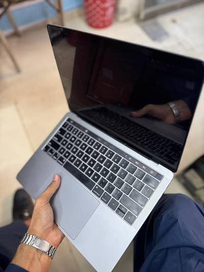 MACBOOK PRO 2019  urgent sale