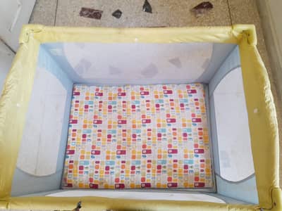 Kids play pen