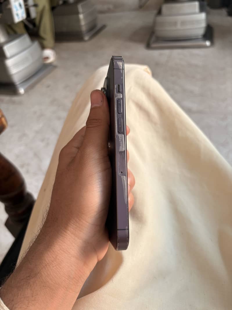 iPhone 14 pro 2