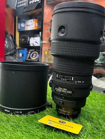 Nikon 300mm f/2.8 ED VR Super Tele-photo Lens (Scratchless optics)