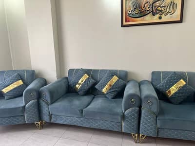 4 seatee sofa