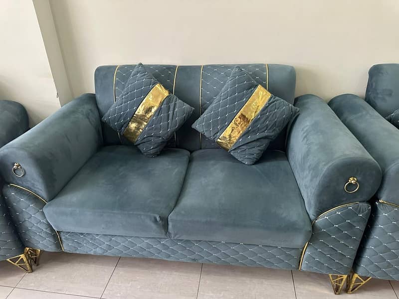 4 seatee sofa 1