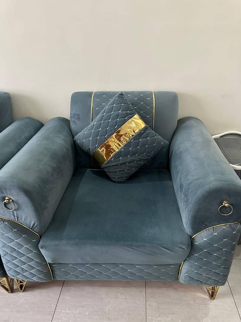 4 seatee sofa 2