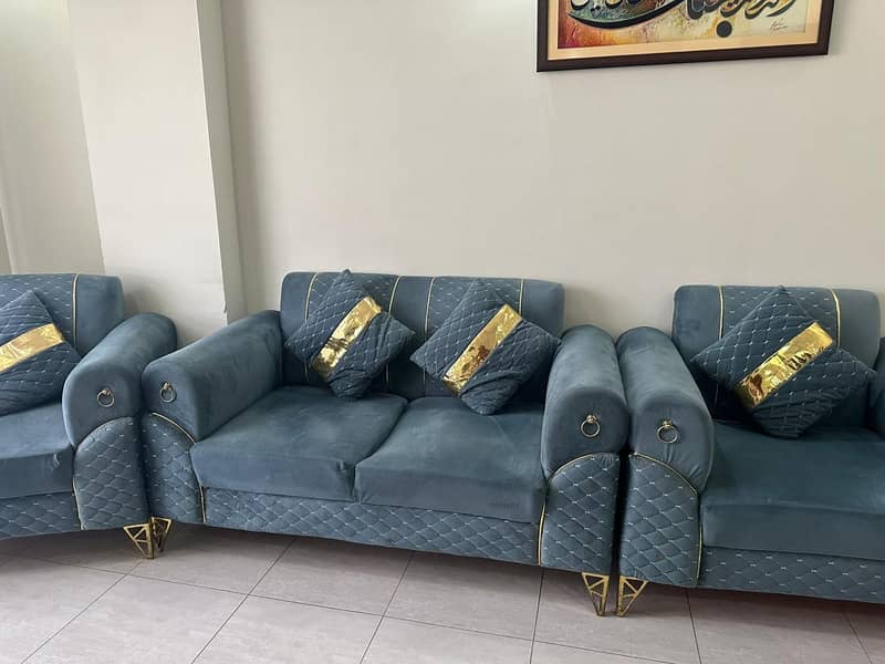 4 seatee sofa 3