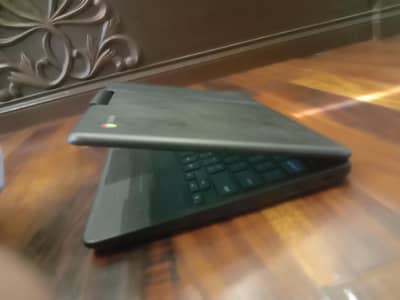 Lenovo Chromebook 4 gb ram 16 gb ssd