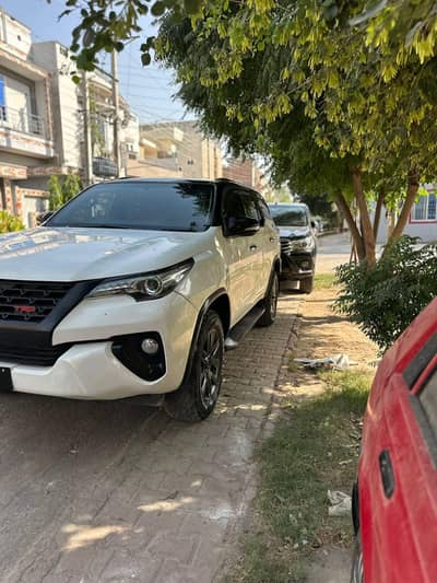 Toyota Fortuner 2018 v verient