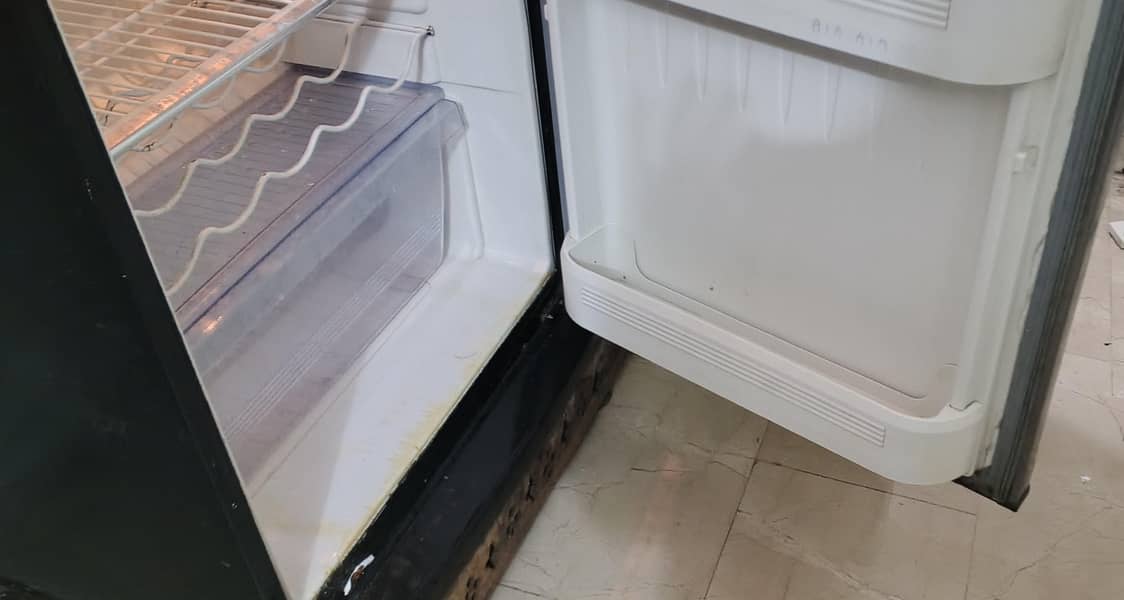 Refrigerator 1
