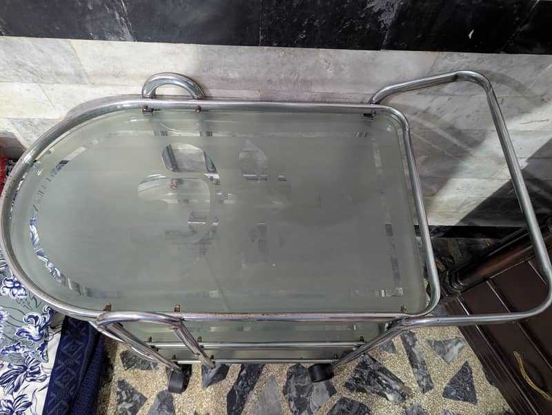 GLAAS TEA TROLLEY 2