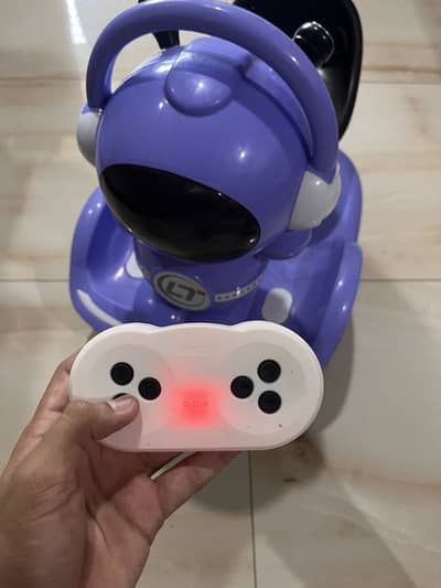 Premium Kids Astronaut Space Scooter / Ride-on Toy with Music & Lights