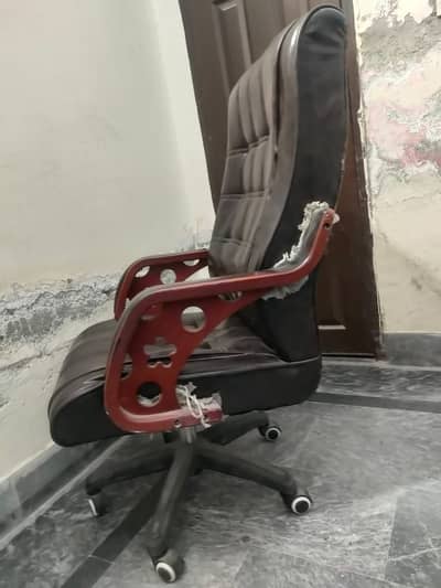 Executive Office Chair in Good Condition