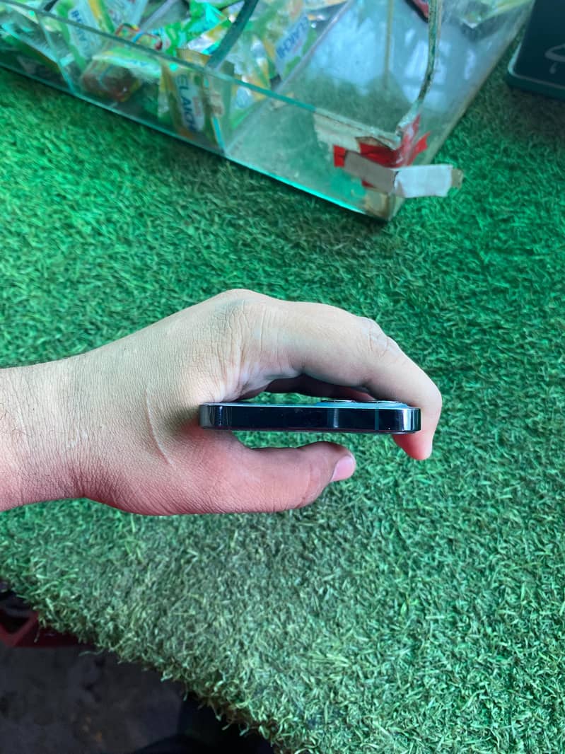 iphone 12 pro 4