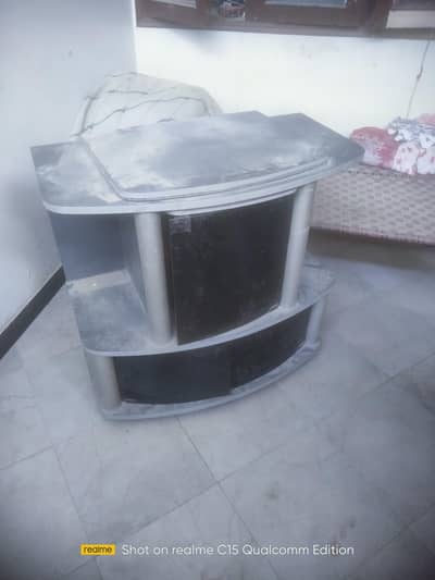 tv table dust lagi hui h ok hai kahin se damage nhi h 0311/27/09/647
