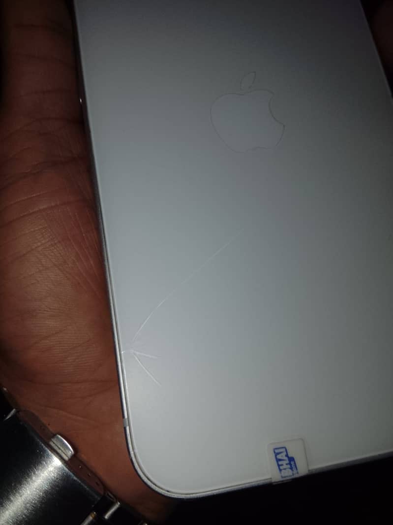 Iphone 16e 6