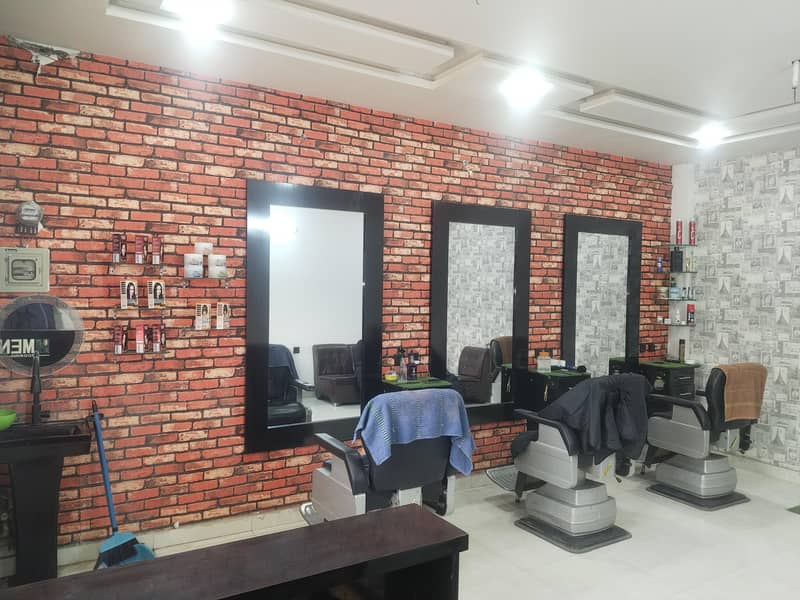 Men saloon 1