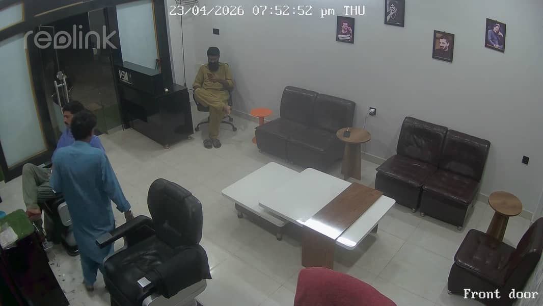 Men saloon 6