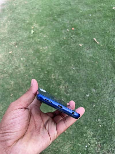 Y20S 8/256GB BOX CHARGER 03004239086