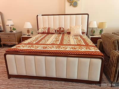 Luxury Wooden Bed Set Modern King Size Bed Set Elegant Bedroom Bed Se
