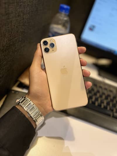 iPhone 11 Pro Max – Factory Unlock – Face ID Working – 11/10 Condition