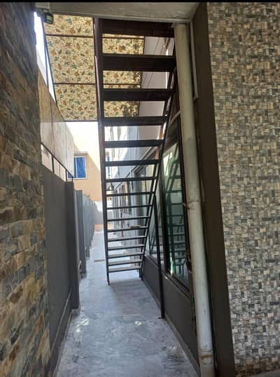 Heavy Duty Steel Staircase - |10ft Height| 2.5ft Wide| 15 Steps|