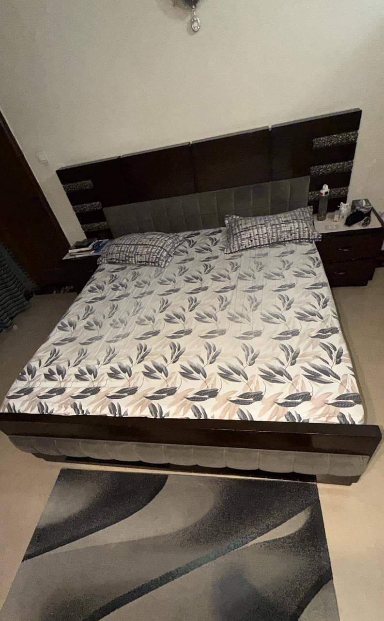 Bed set solid wood work almost new 2