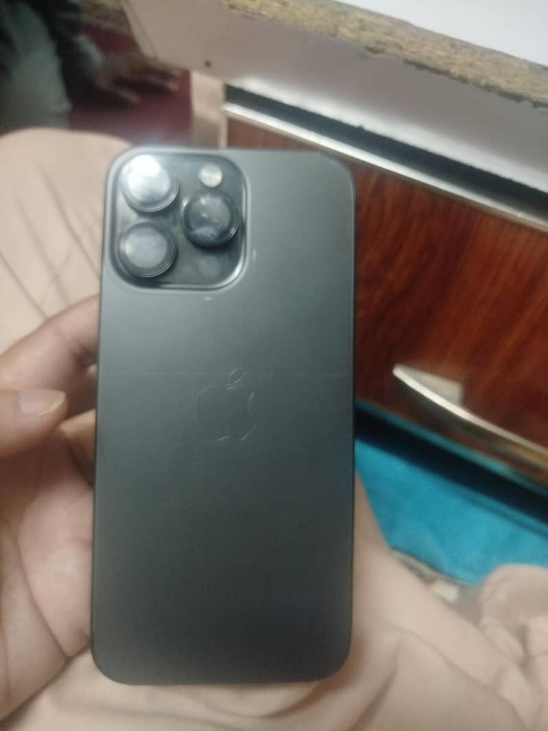iPhone 15 pro max 1