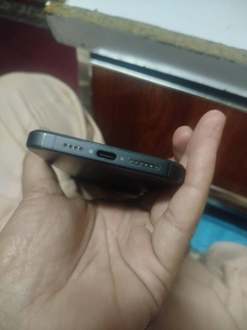 iPhone 15 pro max 3