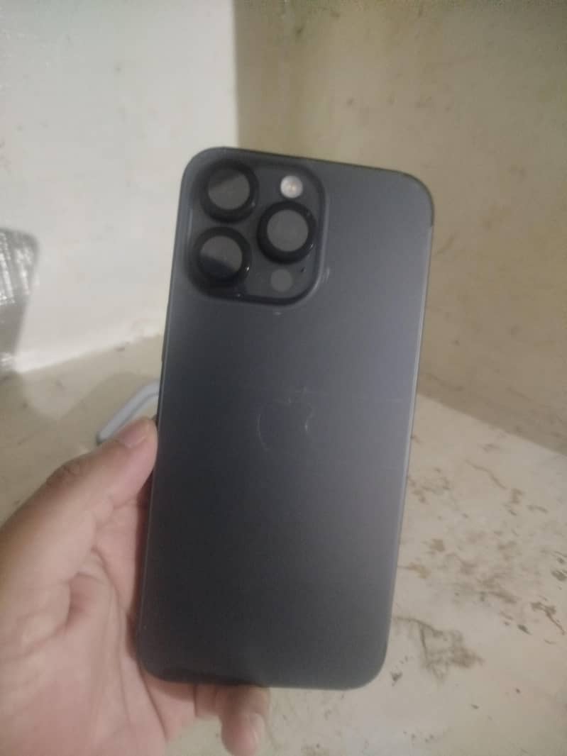 iPhone 15 pro max 8