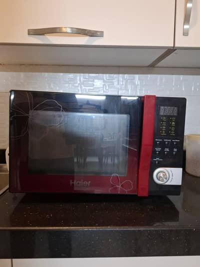 32 litres large/full size microwave oven in good condition