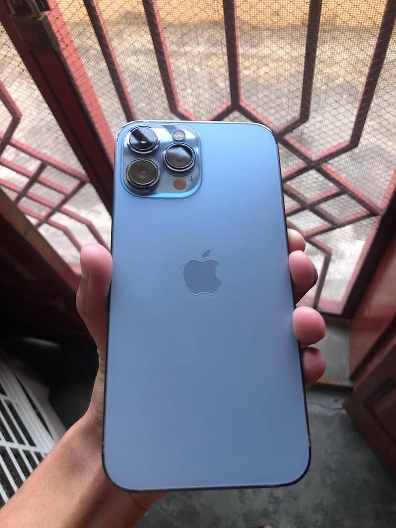 iPhone 13 pro Max JV 1