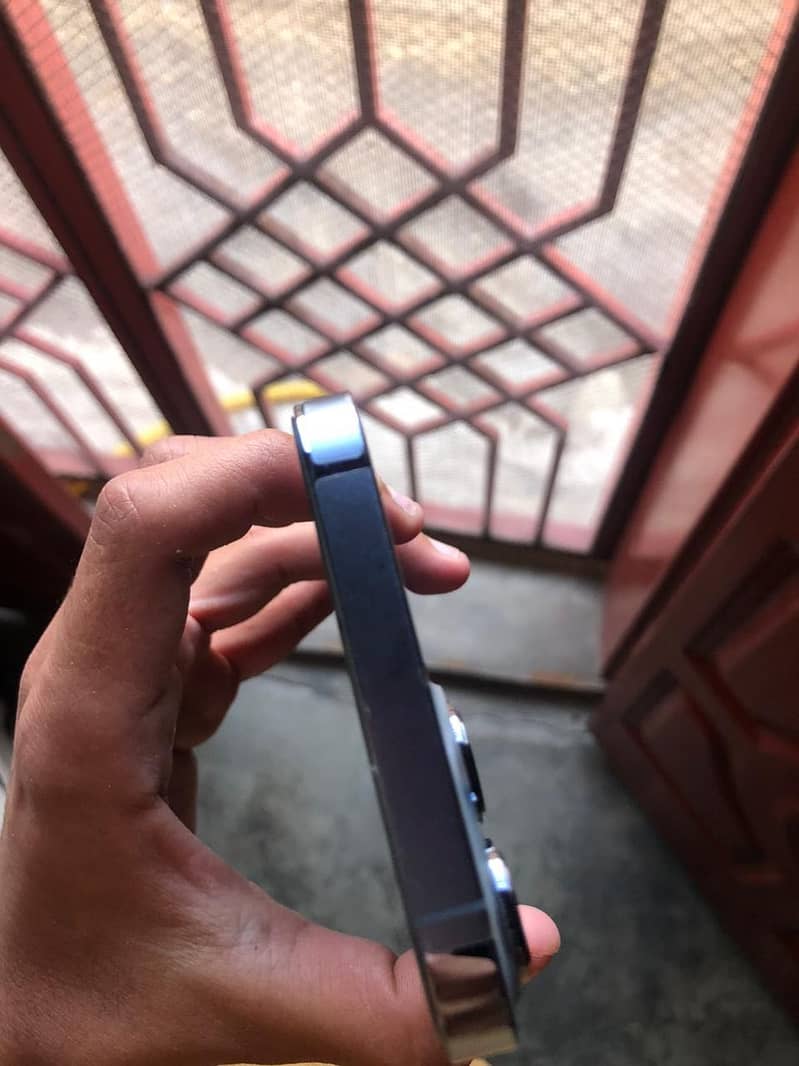 iPhone 13 pro Max JV 3