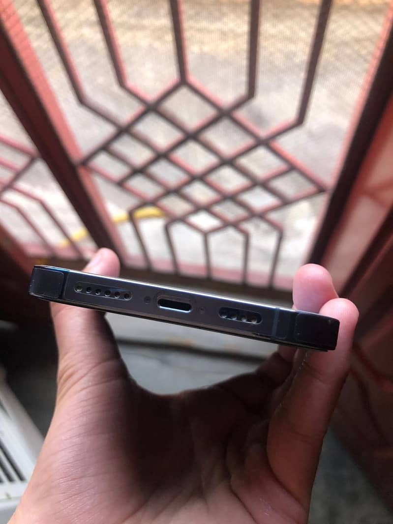 iPhone 13 pro Max JV 5