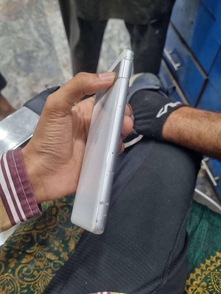 google pixel 7a 3