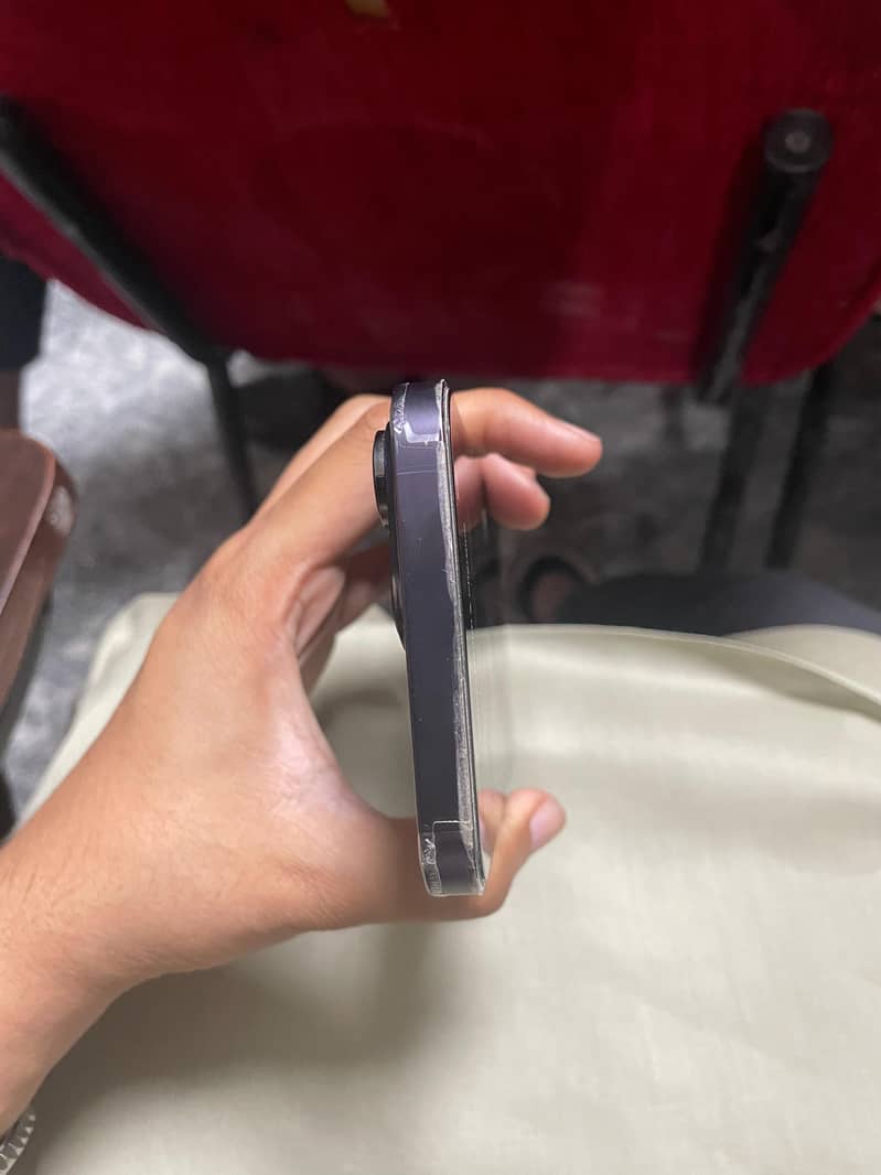 iPhone 14 pro max 2