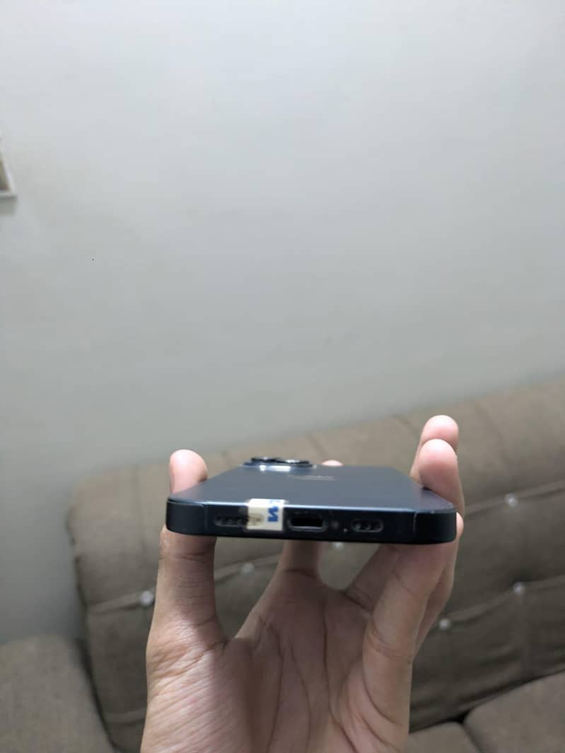 iPhone 14 4